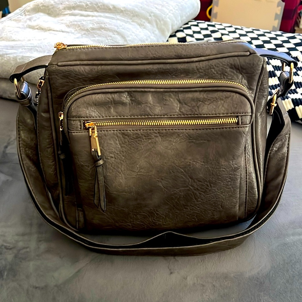 JESSIE & JAMES Concealed Carry RFID Blocking Crossbody Purse